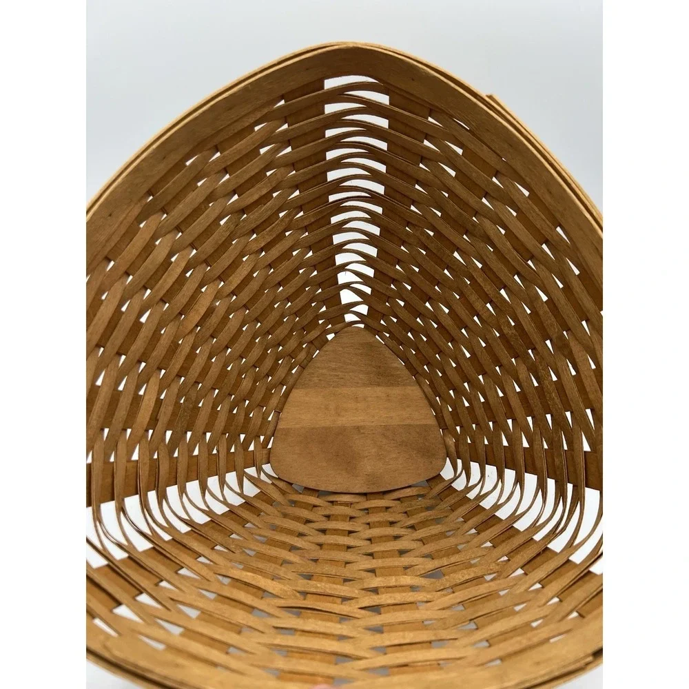 🧺Longaberger 2009 Large Triangle Bowl Basket–Unique Shape-Classic Craftsmanship